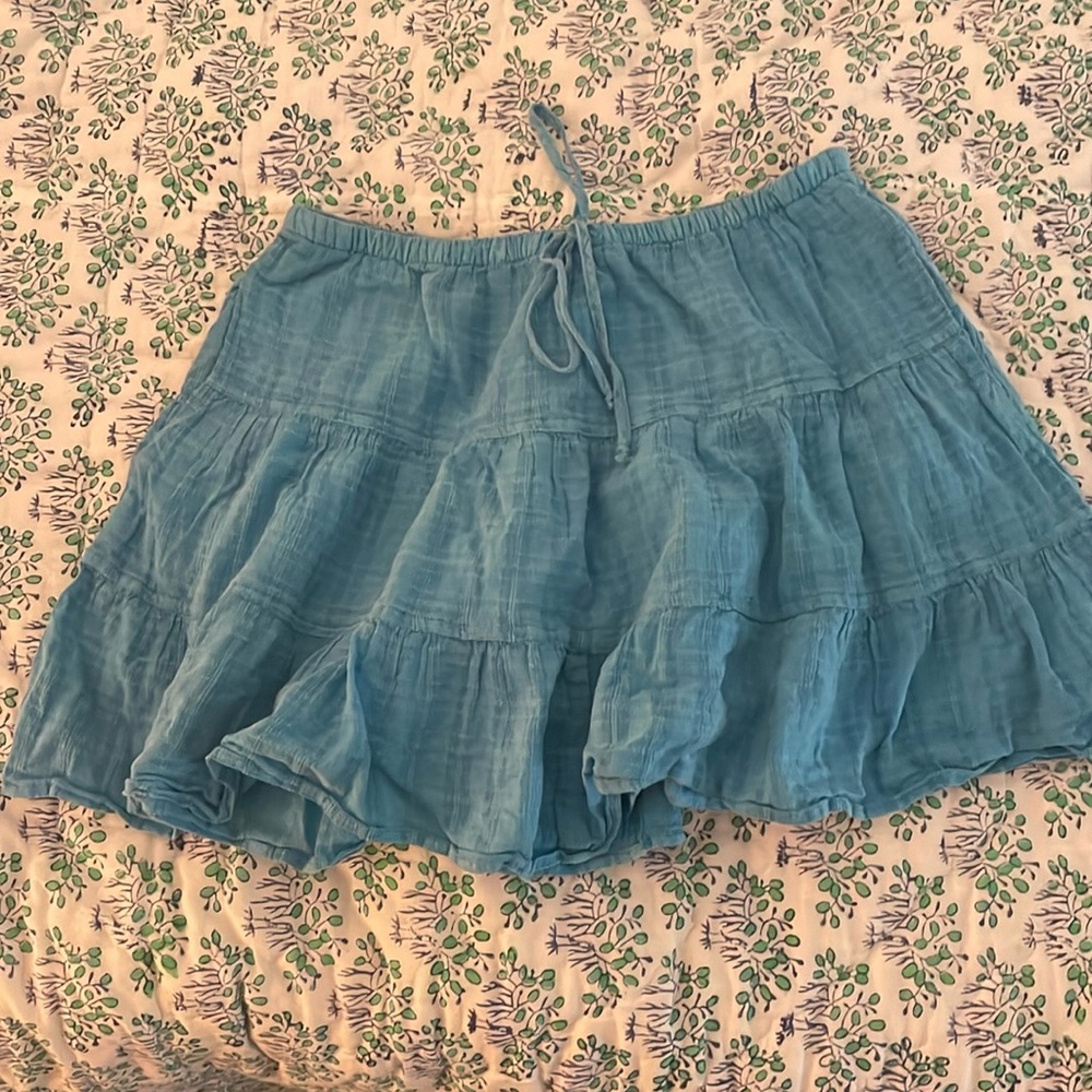 Cute blue summer skirt with pockets